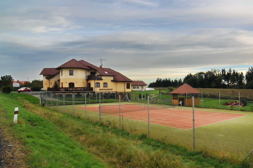 Penzion Stary Dvur Hotel Nové Dvory Buitenkant foto