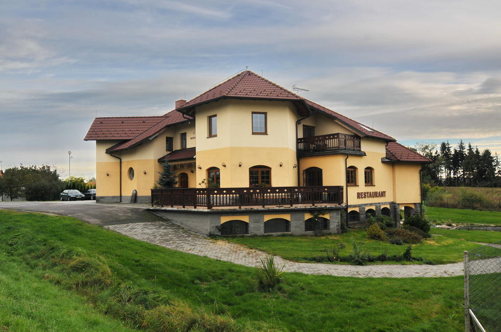 Penzion Stary Dvur Nové Dvory Buitenkant foto